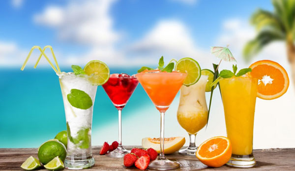 Best Slimming Ingredients for Your Summer Drinks